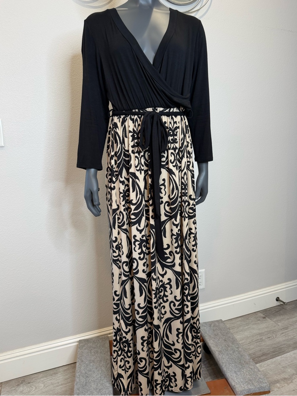 Emerald Black & Cream/ Tan Damask Wrap Maxi Dress 3/4 Sleeves Women’s size 2X
